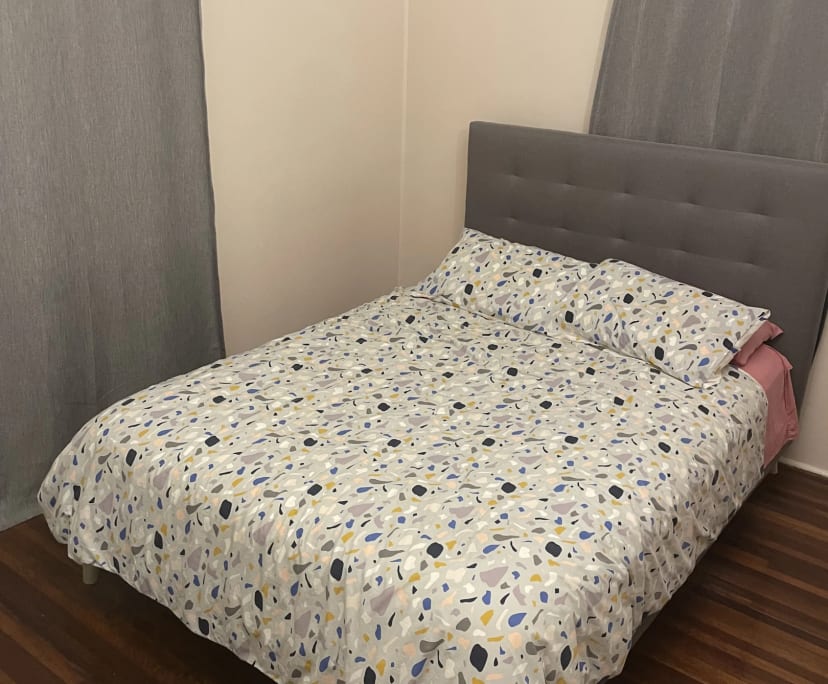 Room in a share house