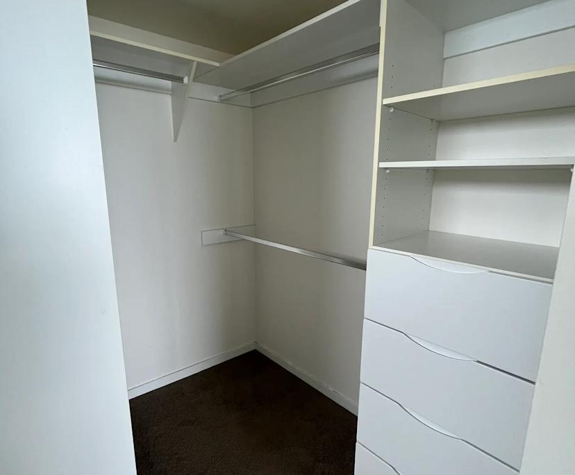 Furnished room with ensuite in a flatshare