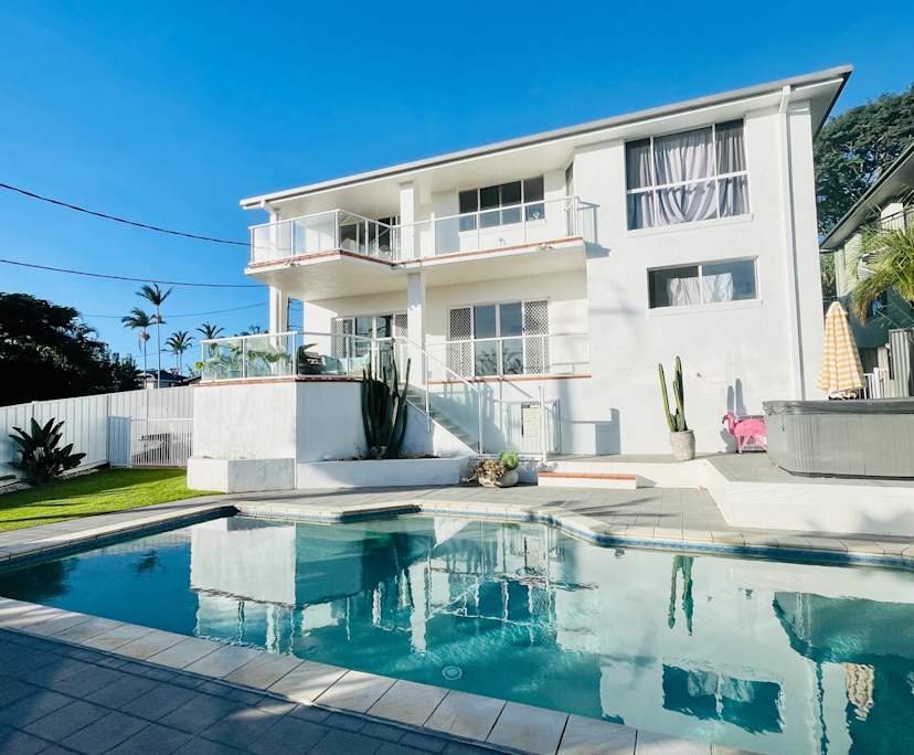 $800, Whole-property, 3 bathrooms, Bilambil Heights NSW 2486