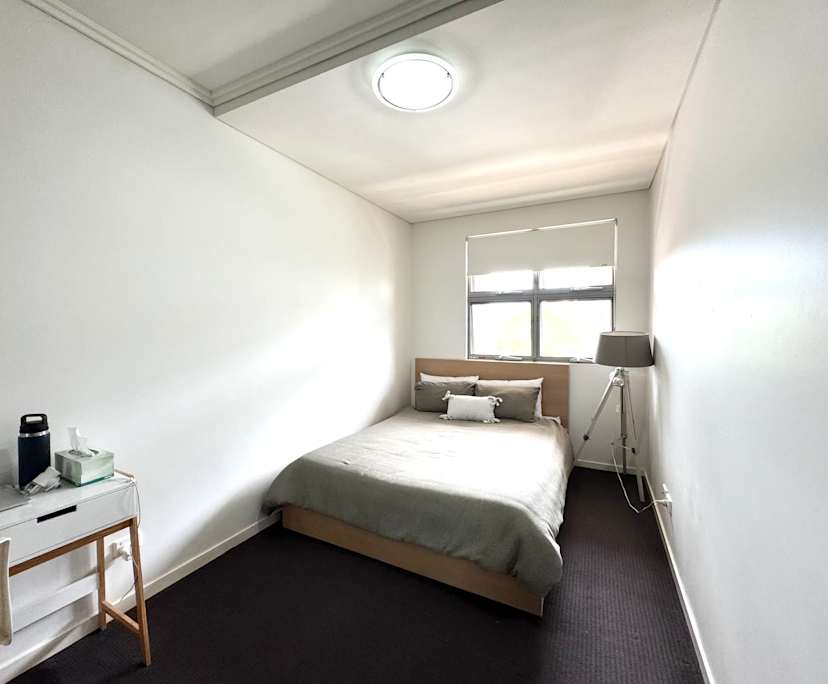 Furnished room in a flatshare