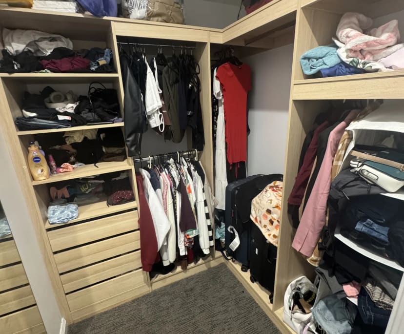 Furnished room with ensuite in a flatshare