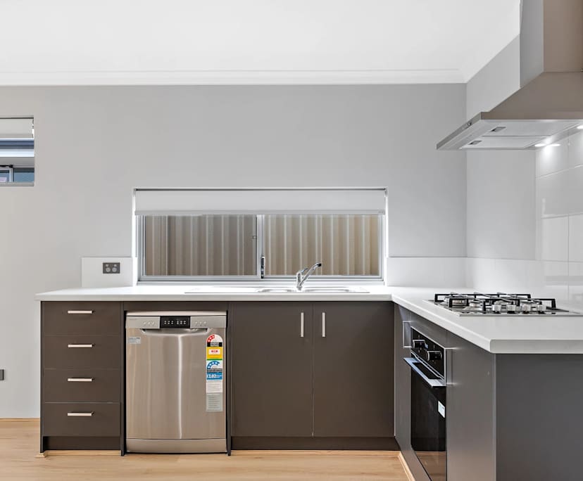 $350, Share-house, 6 bathrooms, Golden Bay WA 6174