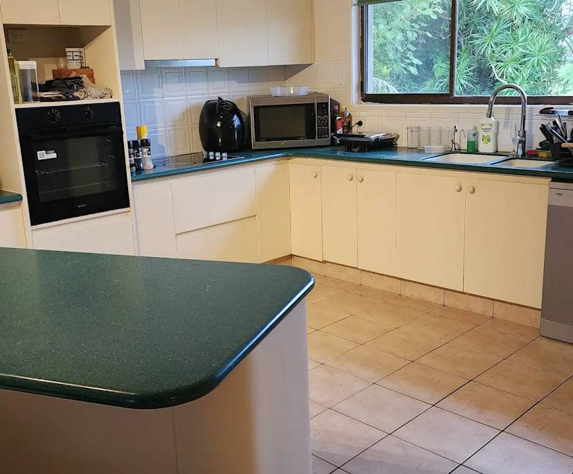 $325, Share-house, 4 bathrooms, Mermaid Waters QLD 4218