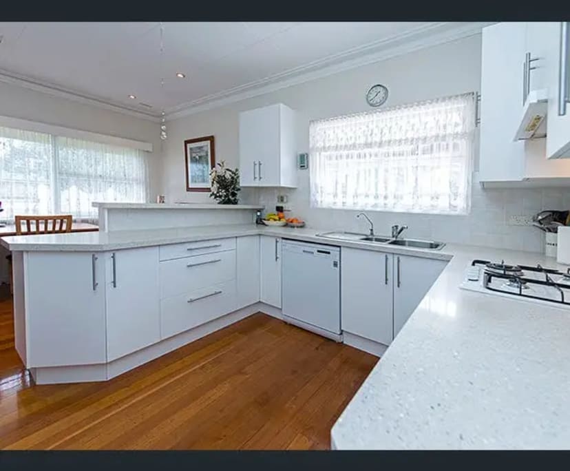 $350, Share-house, 3 bathrooms, Victoria Park WA 6100