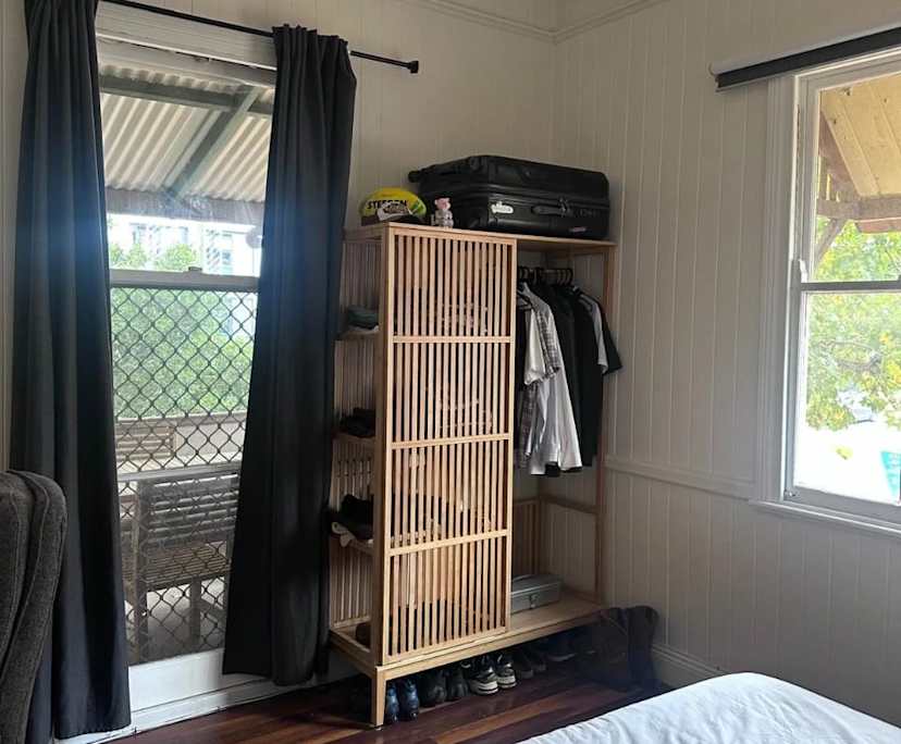 $350, Share-house, 4 bathrooms, South Brisbane QLD 4101