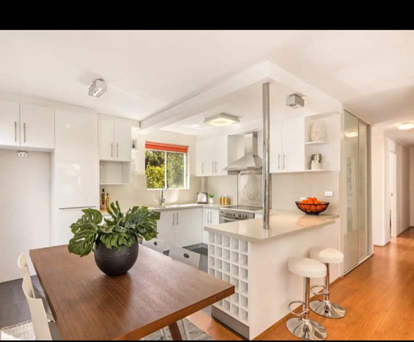 Furnished room in a flatshare