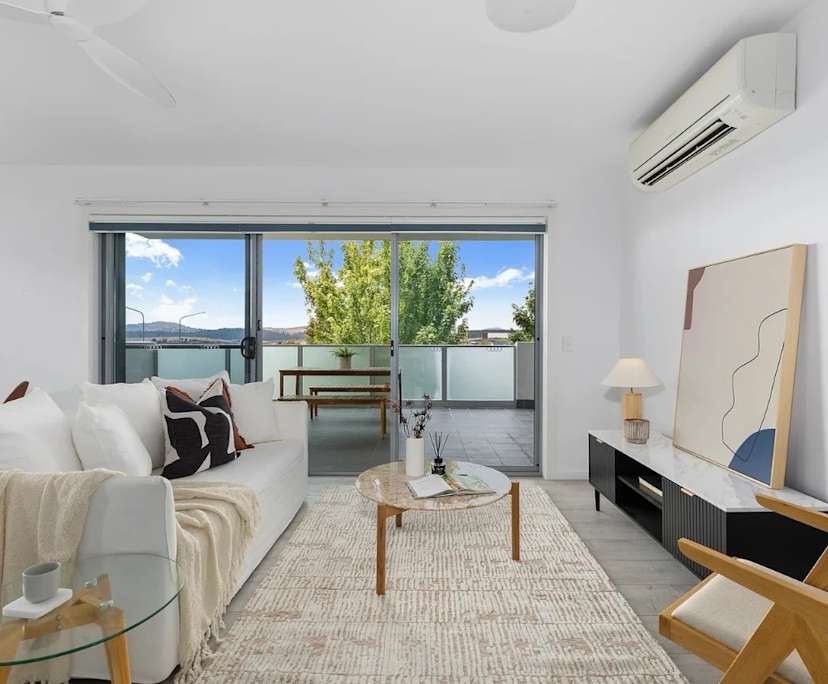 Unfurnished room with ensuite in a flatshare