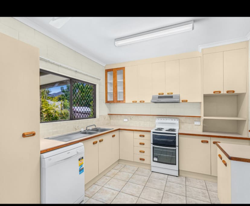 $250, Share-house, 3 bathrooms, Brinsmead QLD 4870