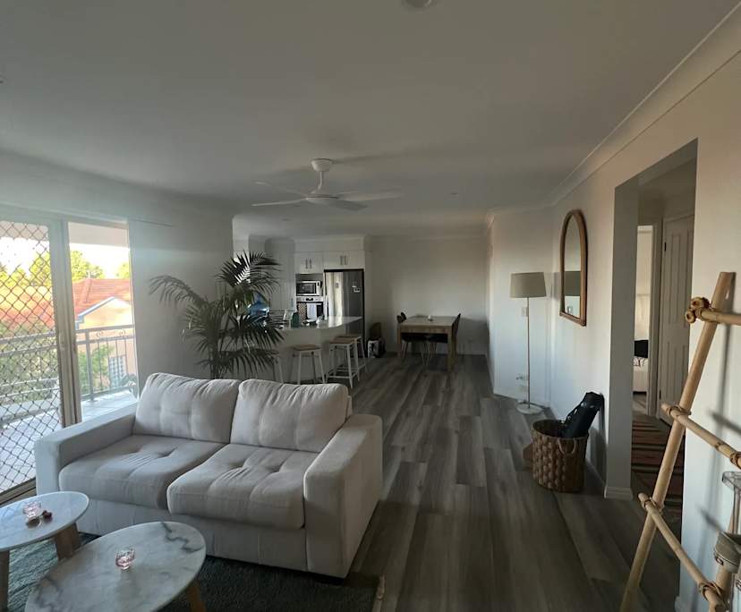 Furnished room with ensuite in a flatshare