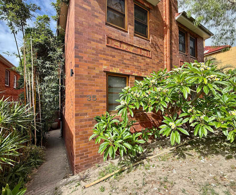 $1,400, Whole-property, 2 bathrooms, Bronte NSW 2024