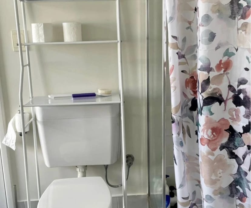 $230, Share-house, 3 bathrooms, Saint James WA 6102