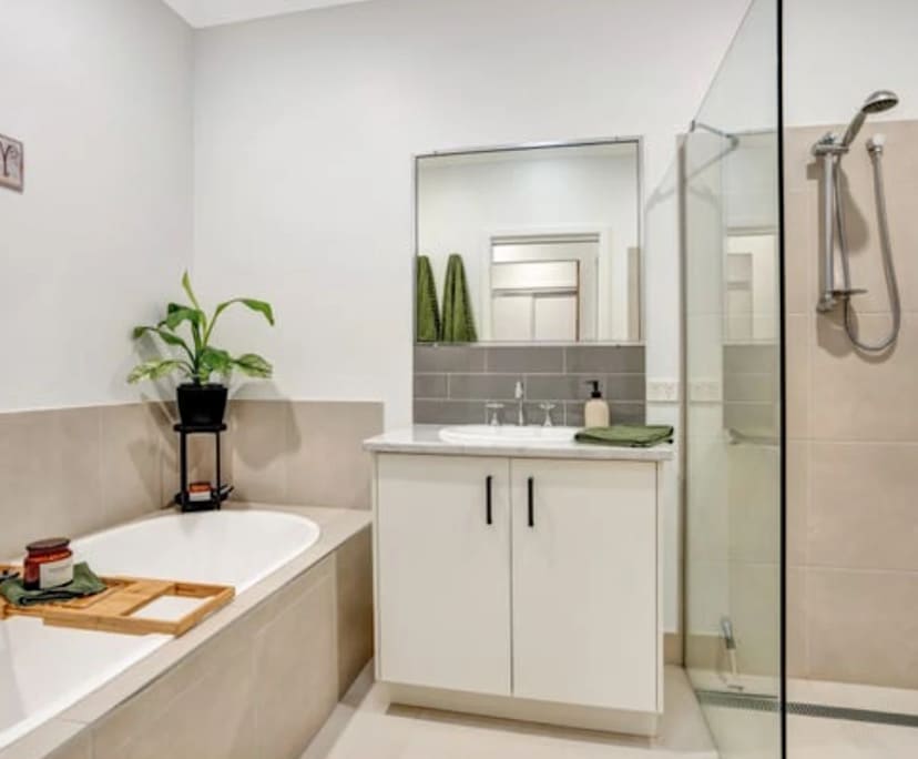 $450, Share-house, 3 bathrooms, Chatsworth QLD 4570