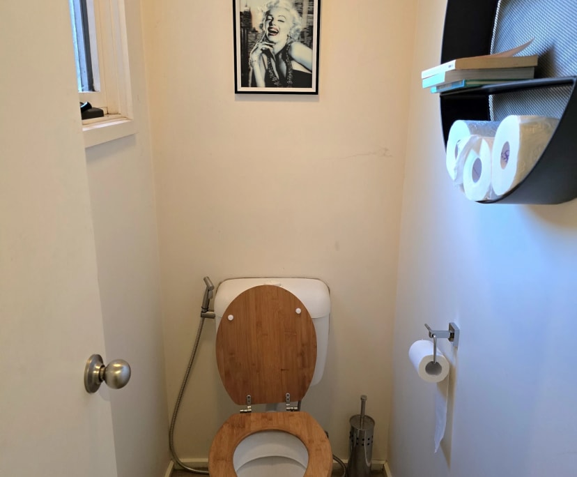 $220, Share-house, 2 bathrooms, Hamlyn Heights VIC 3215