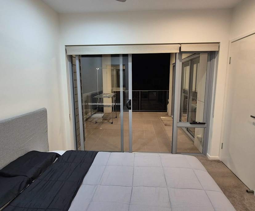 Furnished room with ensuite in a flatshare