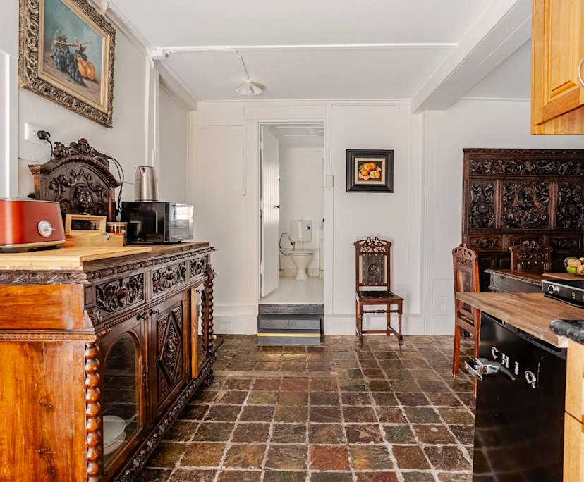 Whole property with 2 rooms for rent