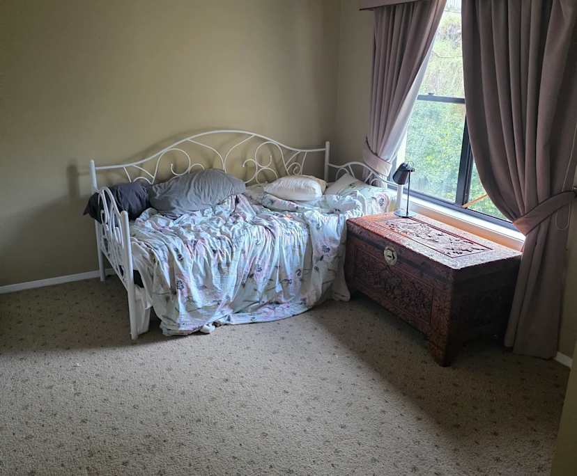 Unfurnished room in a flatshare