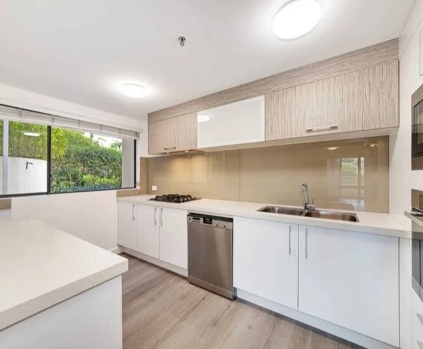 Furnished room with ensuite in a flatshare