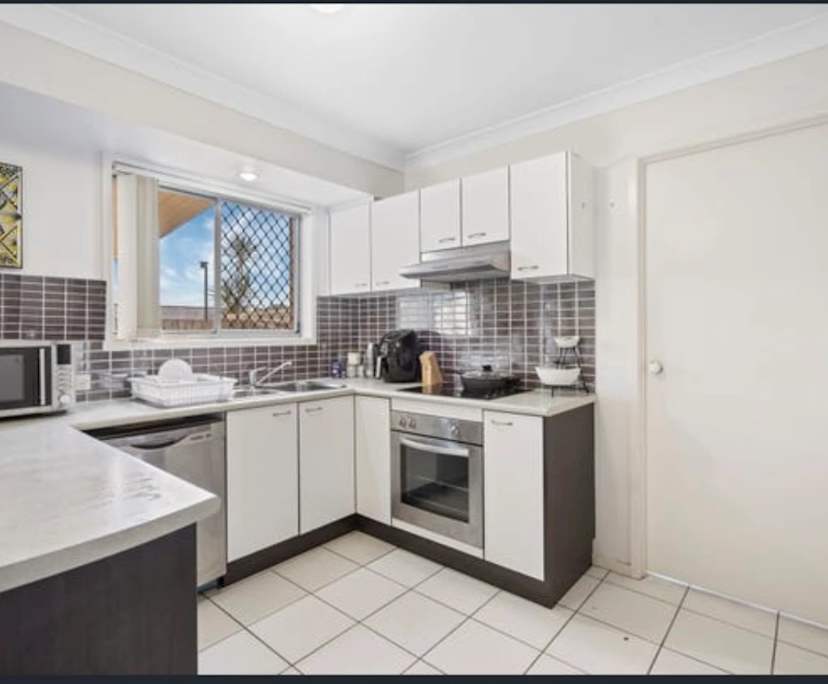 $300, Share-house, 3 bathrooms, Logan Central QLD 4114