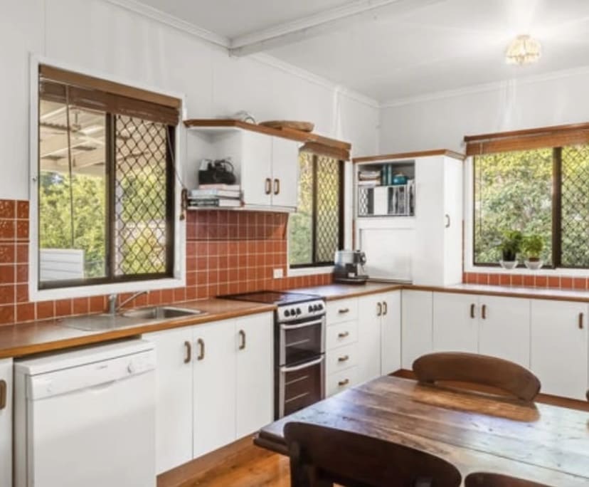 $240, Share-house, 3 bathrooms, Harlaxton QLD 4350