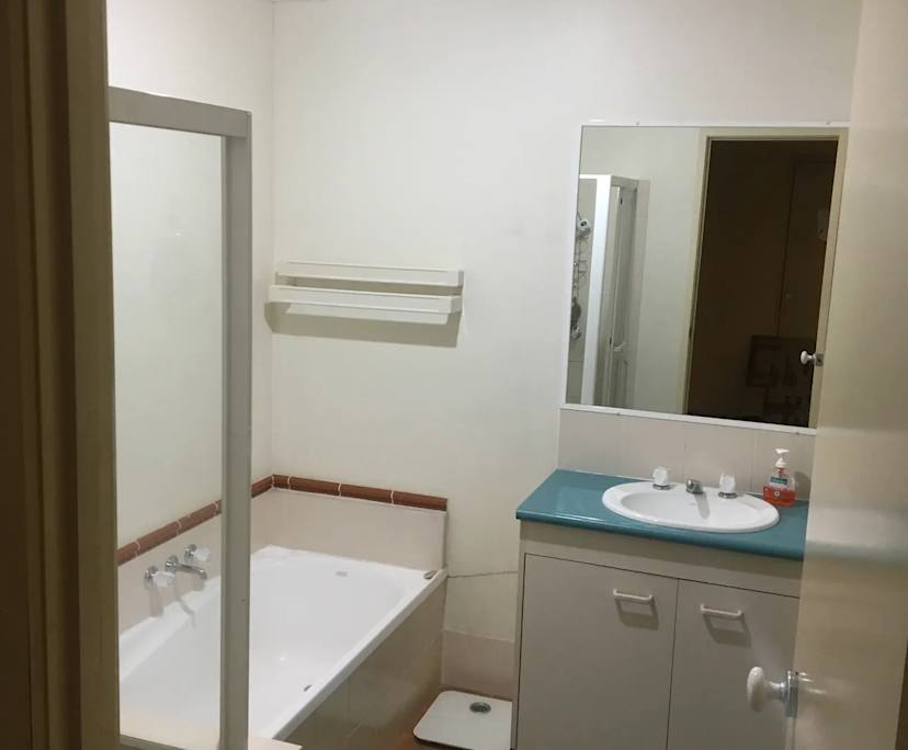 $350, Flatshare, 2 bathrooms, Currumbin Waters QLD 4223