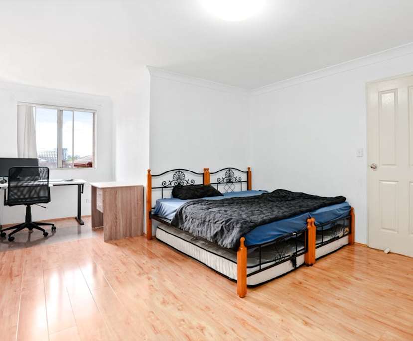 Whole property with 2 rooms for rent