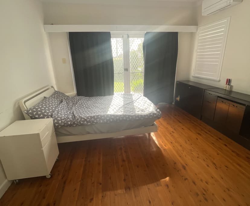 Room in a share house