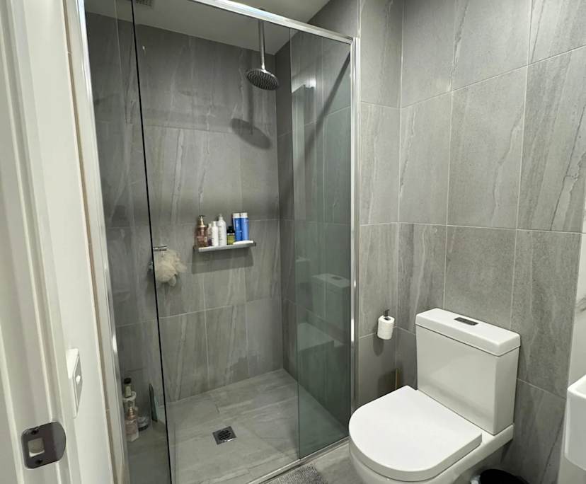 $350, Flatshare, 2 bathrooms, Malvern East VIC 3145