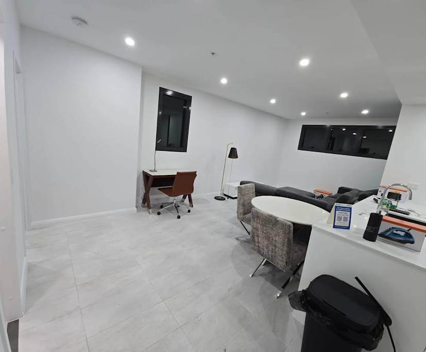 Furnished room in a flatshare