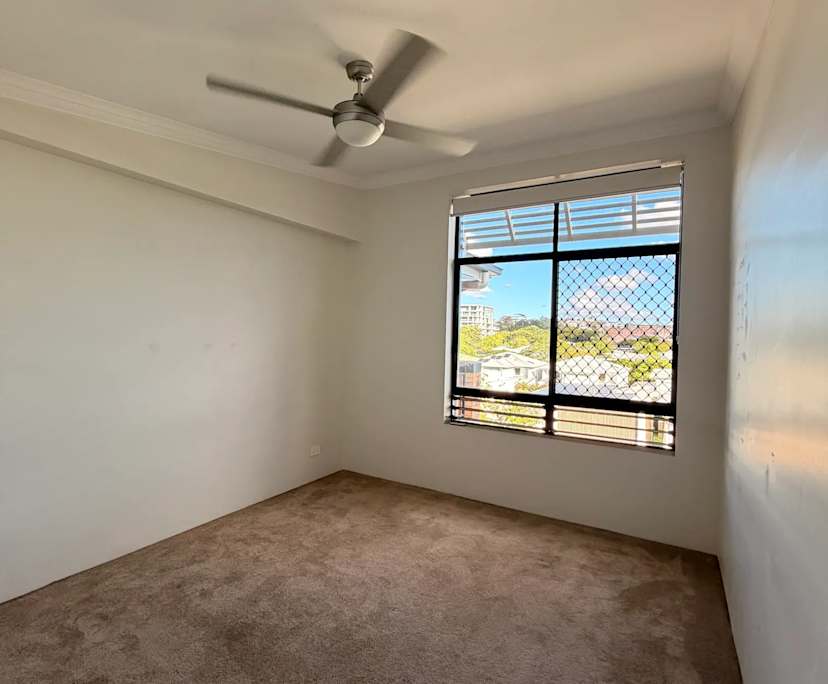 Unfurnished room with own bathroom