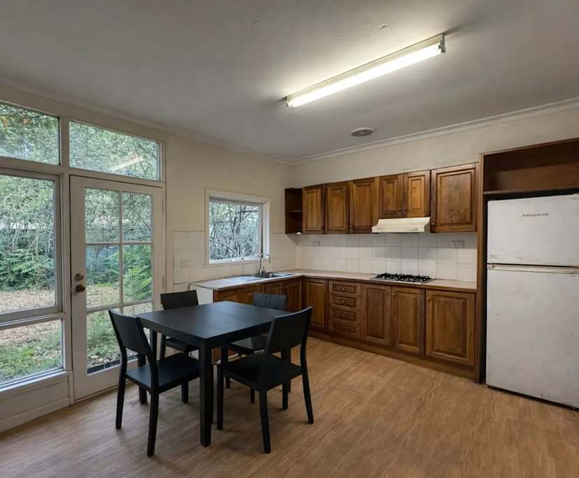 $1,195, Whole-property, 5 bathrooms, Malvern East VIC 3145