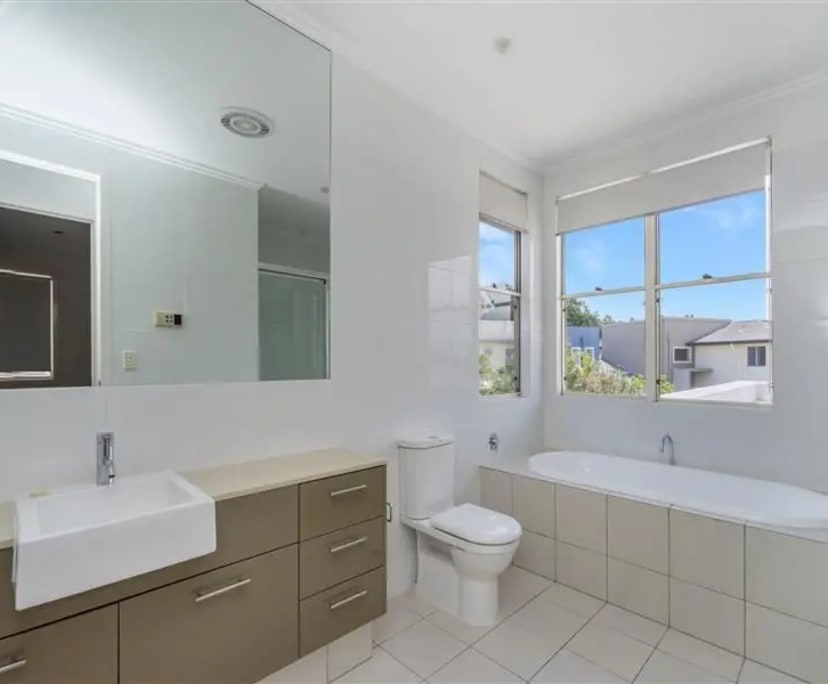 $360, Share-house, 4 bathrooms, Hope Island QLD 4212