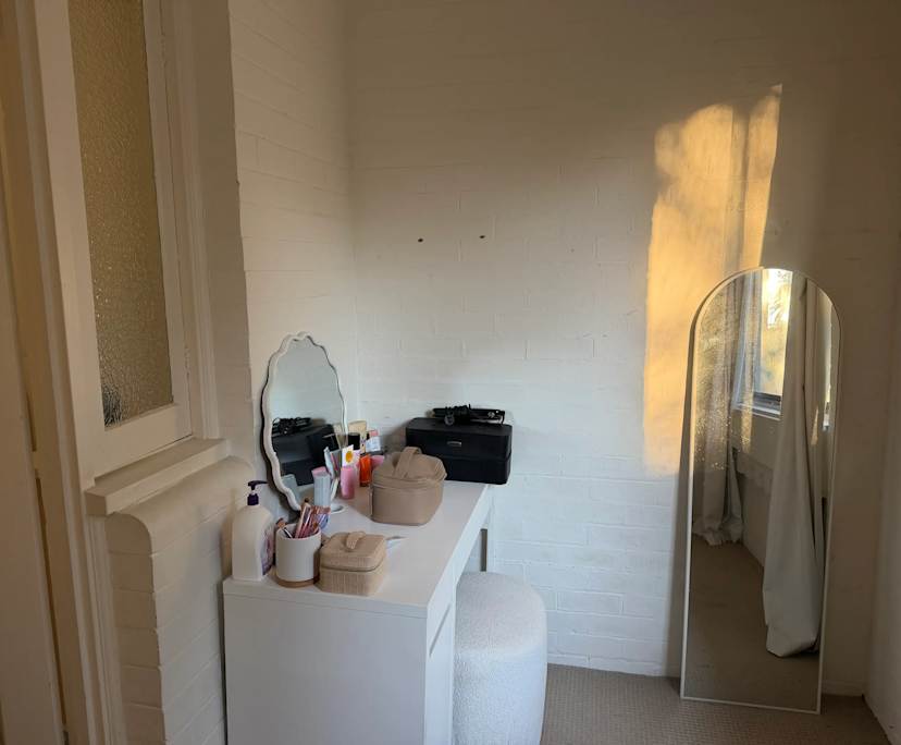 Room in a share house