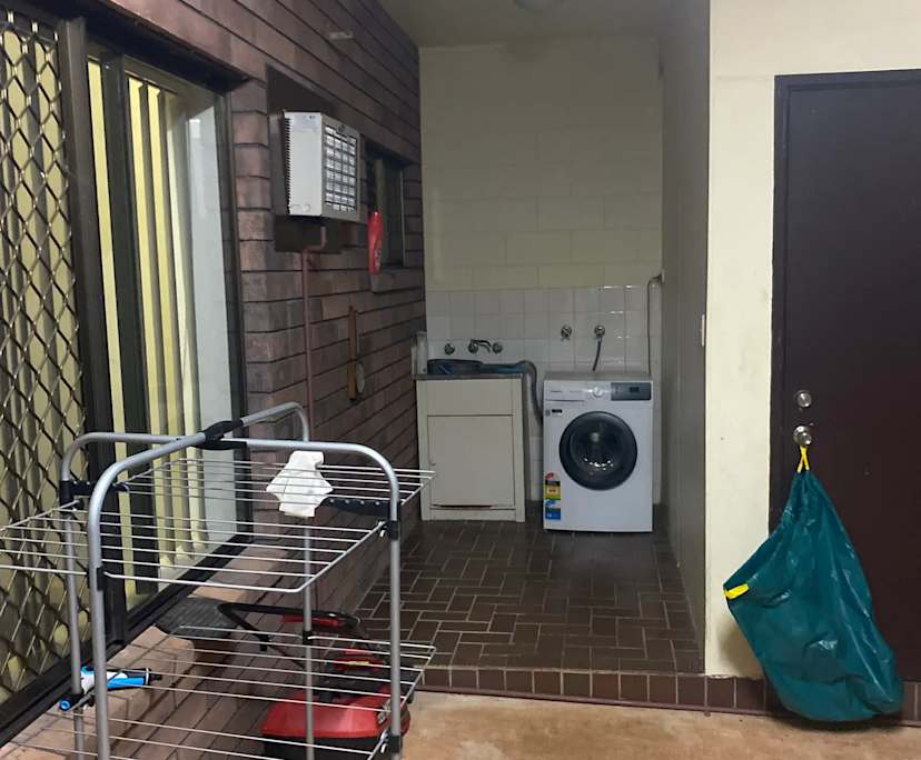 $180, Homestay, 2 bathrooms, Karama NT 0812