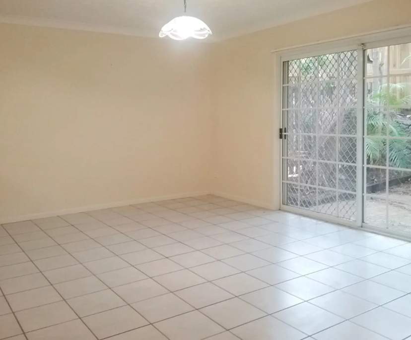 $300, Flatshare, 3 bathrooms, Taringa QLD 4068