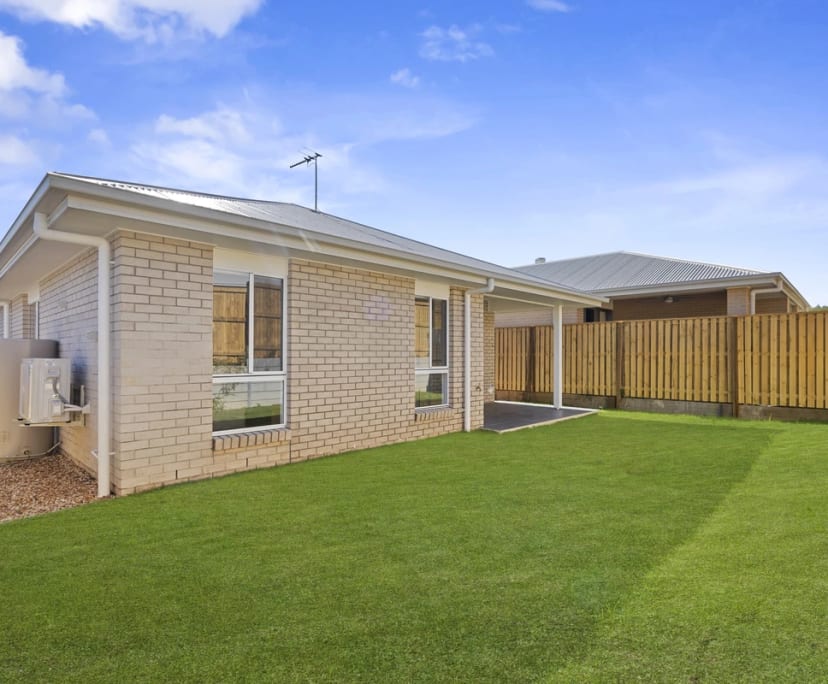 $320, Share-house, 3 bathrooms, Ripley QLD 4306