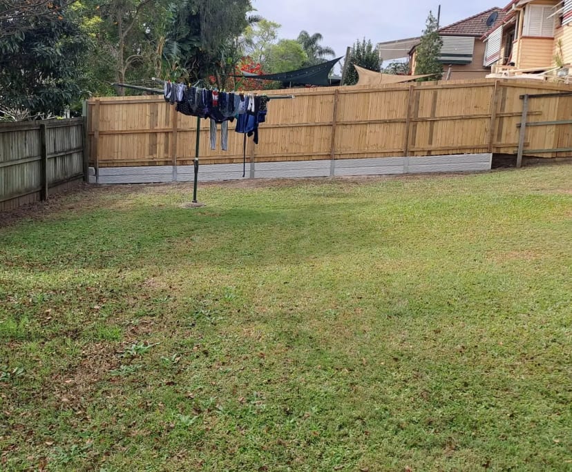 $217, Share-house, 3 bathrooms, Holland Park West QLD 4121