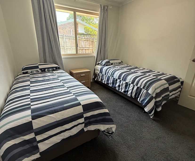 $395, Share-house, 3 bathrooms, Jubilee Pocket QLD 4802