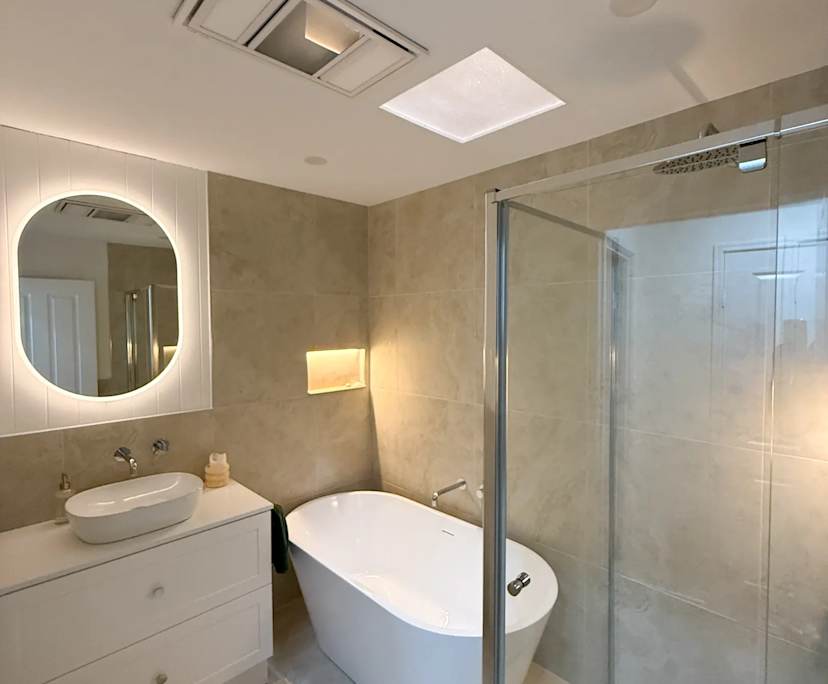 Furnished room with own bathroom