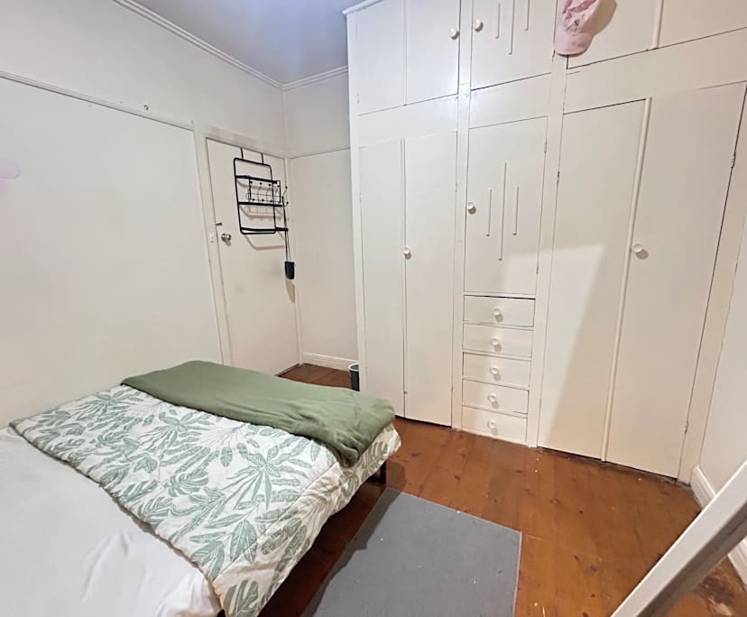 Room in a share house