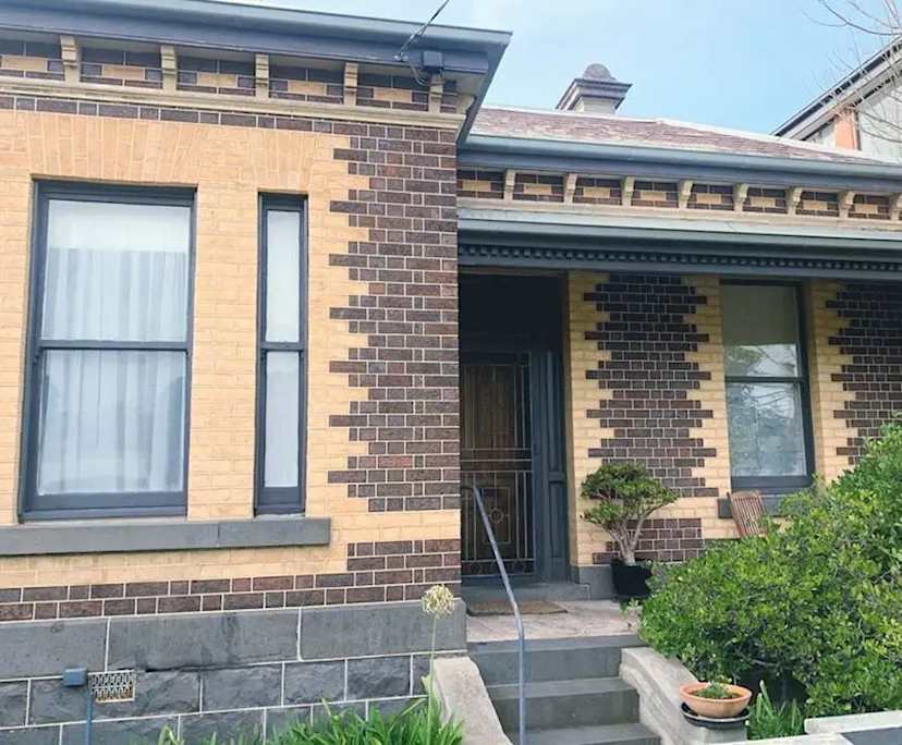 Room in a share house