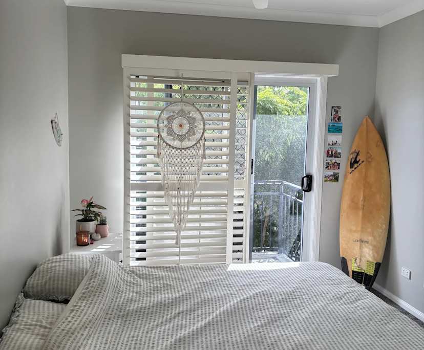 Furnished room with ensuite in a flatshare