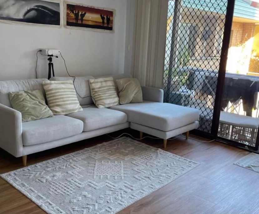 Whole property with 2 rooms for rent