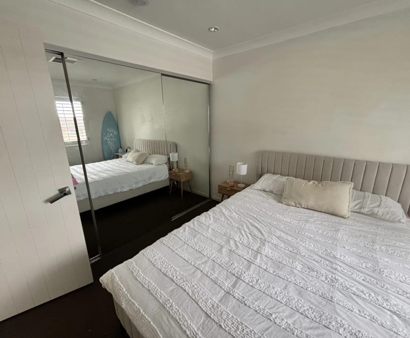 Furnished room in a flatshare