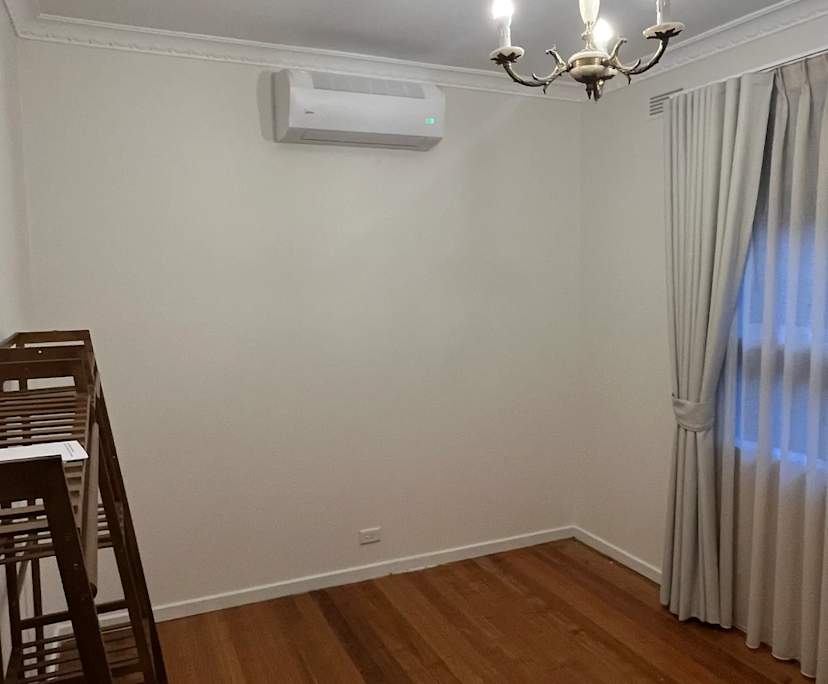 Room in a share house