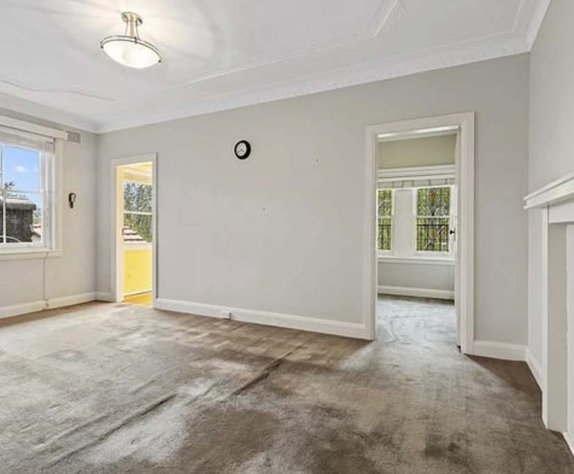 Unfurnished room in a flatshare