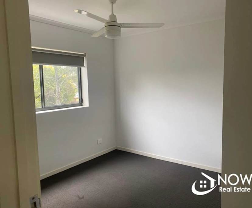 Unfurnished room with ensuite in a flatshare
