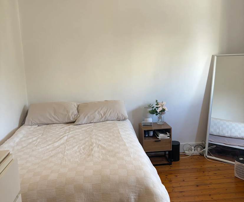 Furnished room in a flatshare