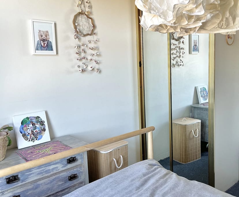 Furnished room in a flatshare