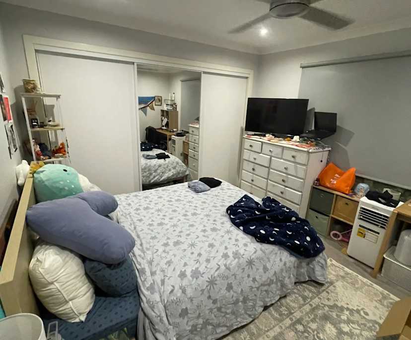 Unfurnished room in a share house