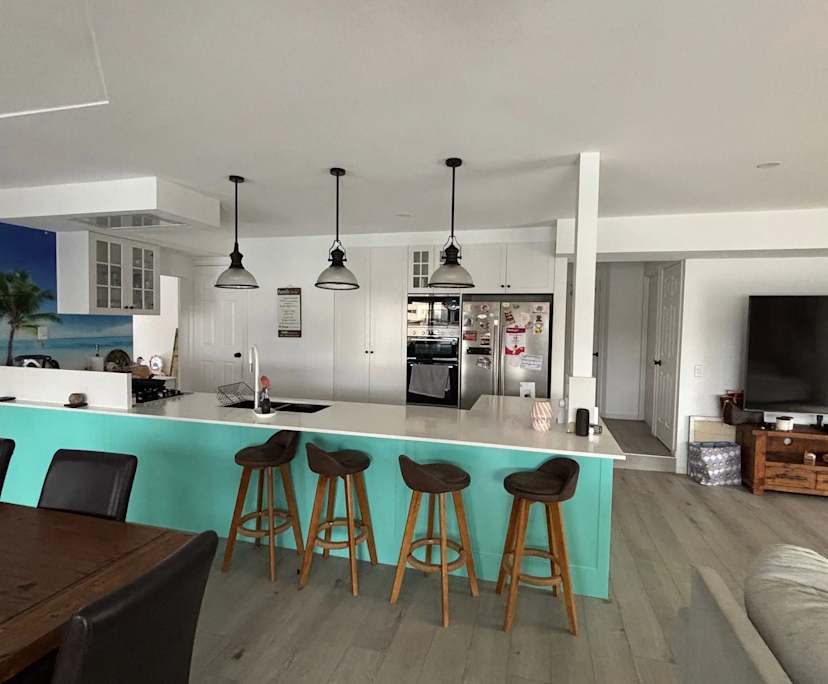 $350, Share-house, 5 bathrooms, Runaway Bay QLD 4216